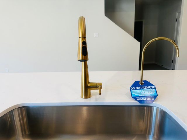 153 Jans WAY, Hutto, TX 78626