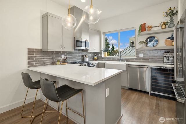 2605 NW 64th Street, Seattle, WA 98107