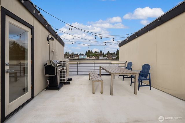 2605 NW 64th Street, Seattle, WA 98107