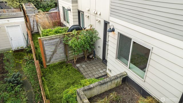 2605 NW 64th Street, Seattle, WA 98107