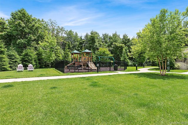 5000 Royal Court 5307, North Hills, NY 11040