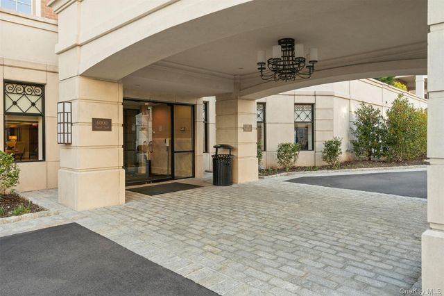 5000 Royal Court 5307, North Hills, NY 11040