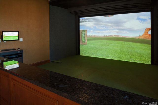 5000 Royal Court 5307, North Hills, NY 11040