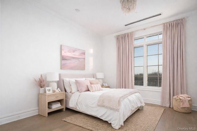 5000 Royal Court 5307, North Hills, NY 11040