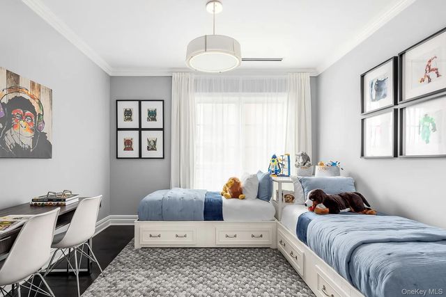 5000 Royal Court 5307, North Hills, NY 11040