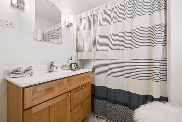 4034 Abbott Avenue S, Minneapolis, MN 55410