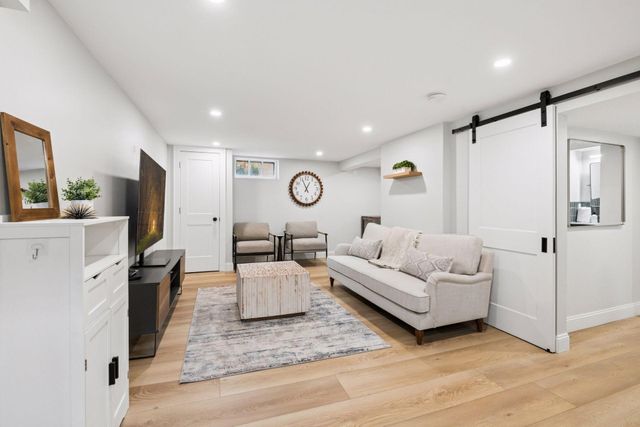 4034 Abbott Avenue S, Minneapolis, MN 55410