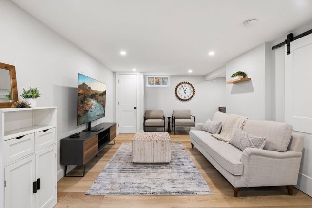 4034 Abbott Avenue S, Minneapolis, MN 55410