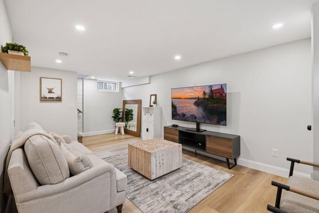 4034 Abbott Avenue S, Minneapolis, MN 55410