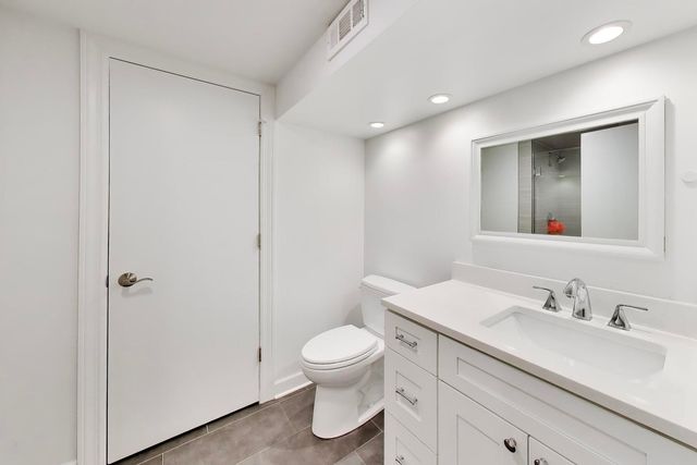 3320 KRENN Avenue, Highland Park, IL 60035