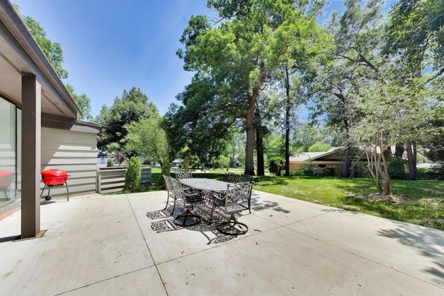 3320 KRENN Avenue, Highland Park, IL 60035