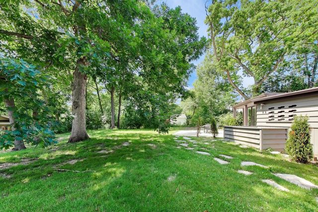 3320 KRENN Avenue, Highland Park, IL 60035