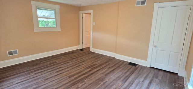 2824 Sterrett Avenue, Cincinnati, OH 45204