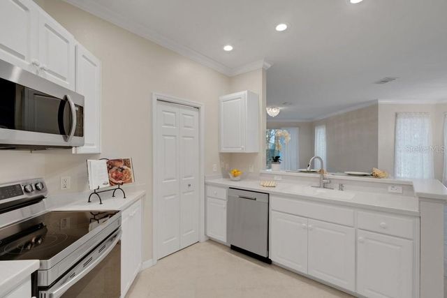 684 GRASSLANDS VILLAGE CIRCLE, Lakeland, FL 33803