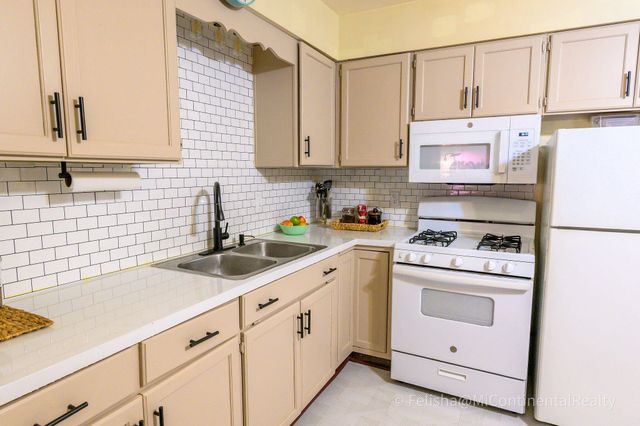 5370 36th Avenue 12, Hudsonville, MI 49426