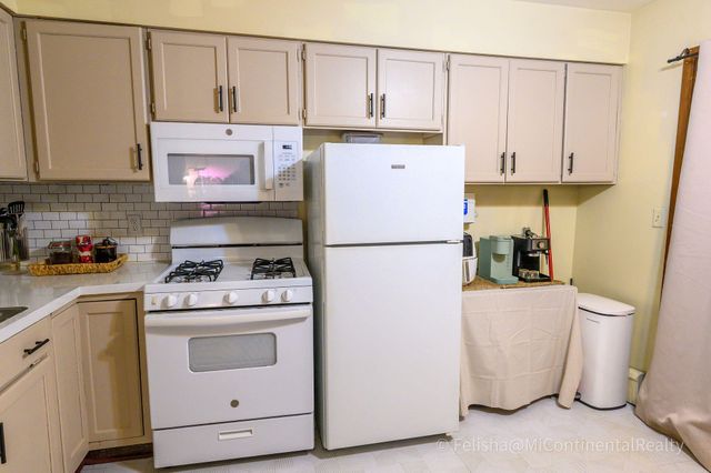 5370 36th Avenue 12, Hudsonville, MI 49426