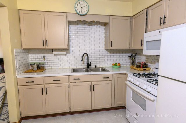 5370 36th Avenue 12, Hudsonville, MI 49426