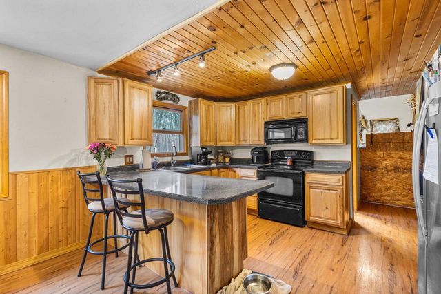 8578 WINNCREST ROAD, Neenah, WI 54956