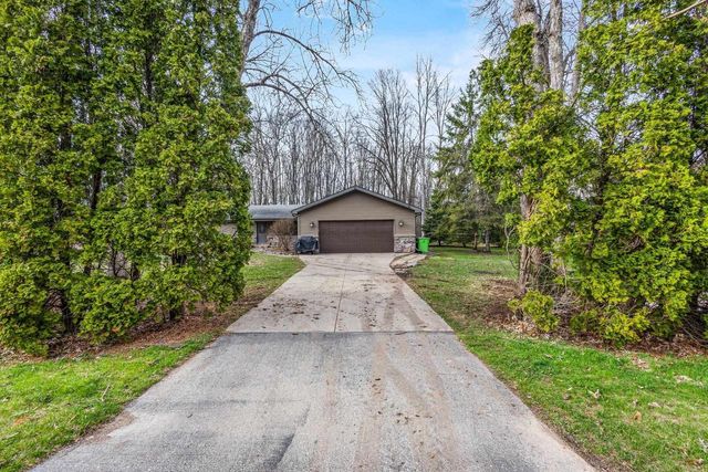 8578 WINNCREST ROAD, Neenah, WI 54956