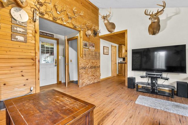 8578 WINNCREST ROAD, Neenah, WI 54956