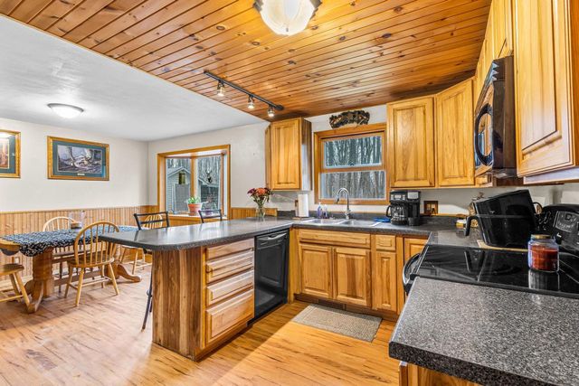 8578 WINNCREST ROAD, Neenah, WI 54956
