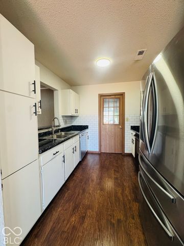 614 Deer Trail, Indianapolis, IN 46217