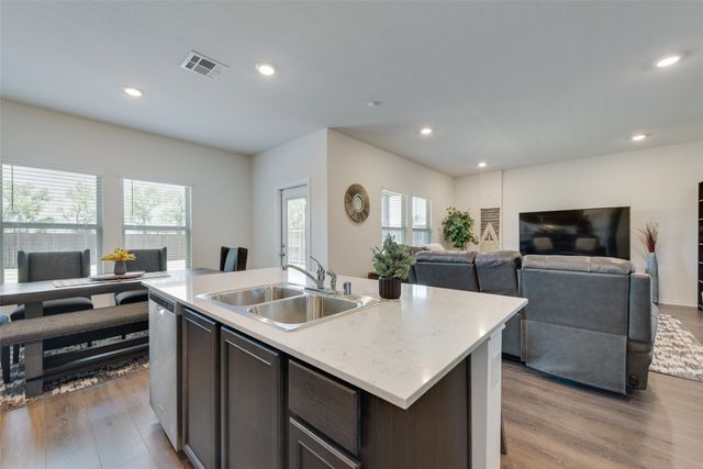 1038 Old Oaks Drive, Forney, TX 75126