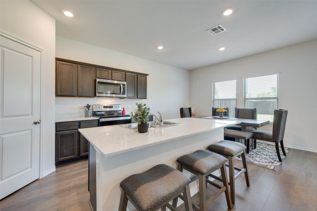 1038 Old Oaks Drive, Forney, TX 75126