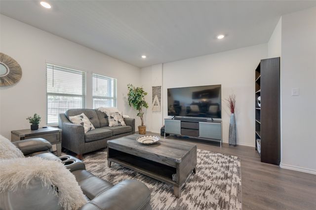 1038 Old Oaks Drive, Forney, TX 75126