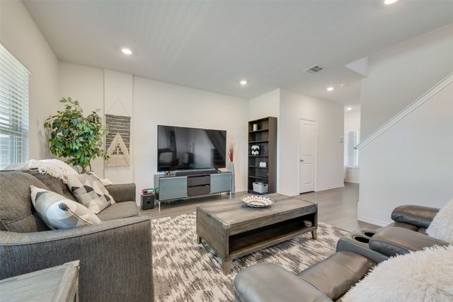 1038 Old Oaks Drive, Forney, TX 75126