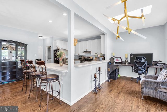 2 STONEHEDGE DR, Hightstown, NJ 08520