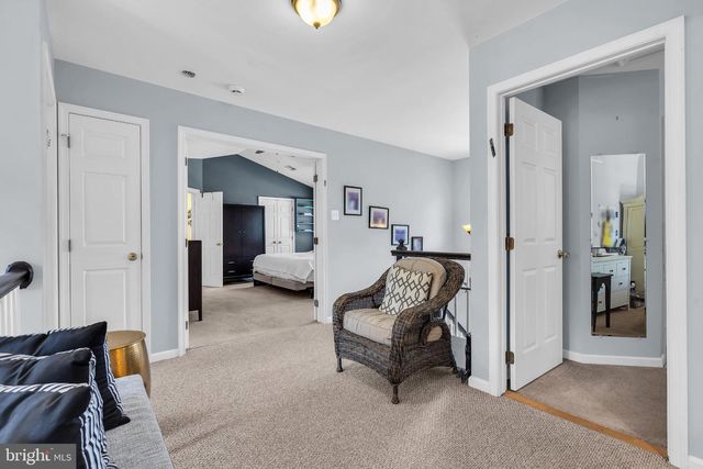 2 STONEHEDGE DR, Hightstown, NJ 08520