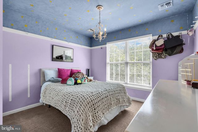 2 STONEHEDGE DR, Hightstown, NJ 08520