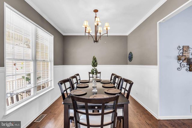 2 STONEHEDGE DR, Hightstown, NJ 08520