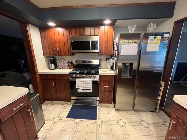 13366 Trenton Road, Southgate, MI 48195