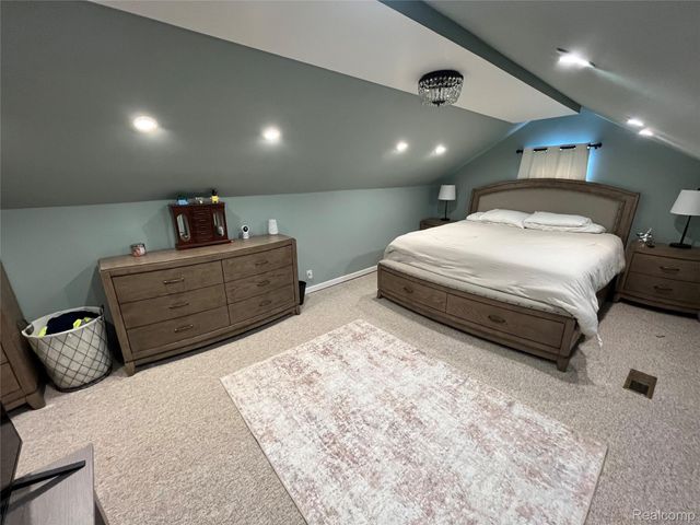 13366 Trenton Road, Southgate, MI 48195