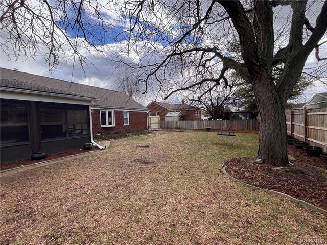 13366 Trenton Road, Southgate, MI 48195