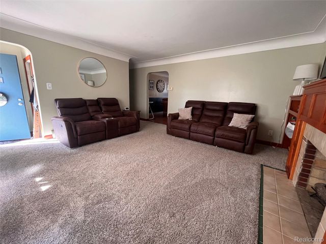 13366 Trenton Road, Southgate, MI 48195