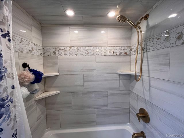 13366 Trenton Road, Southgate, MI 48195