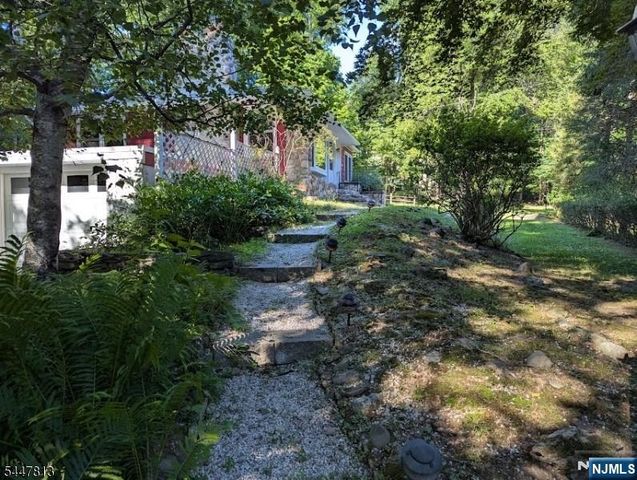 438 Longview Drive, Newton, NJ 07860