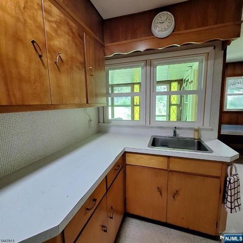 438 Longview Drive, Newton, NJ 07860