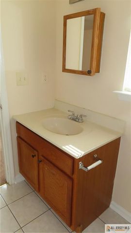 26 Henry Street A, Franklin, NJ 08873