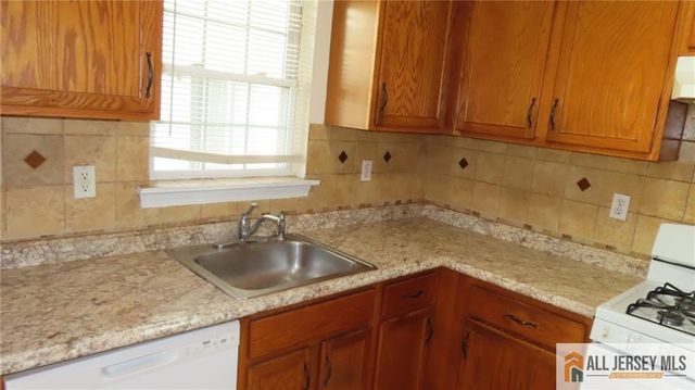 26 Henry Street A, Franklin, NJ 08873