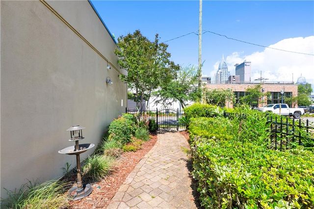 308 St Louis Street 116, Mobile, AL 36602