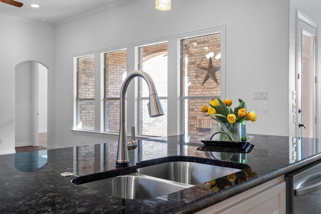 275 Fox Trot Lane, Double Oak, TX 75077