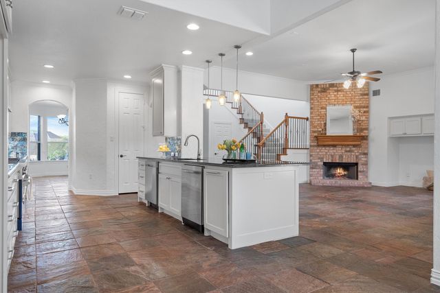 275 Fox Trot Lane, Double Oak, TX 75077