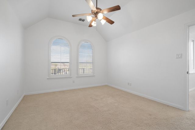 275 Fox Trot Lane, Double Oak, TX 75077