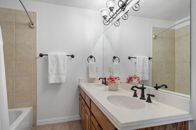 275 Fox Trot Lane, Double Oak, TX 75077