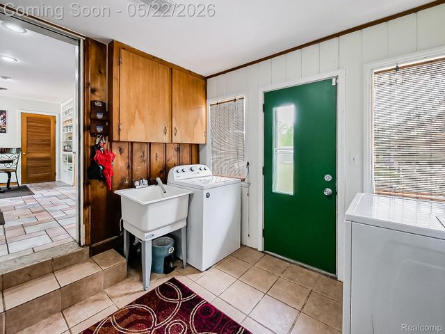 2751 Marlington Road, Waterford Charter Township, MI 48329