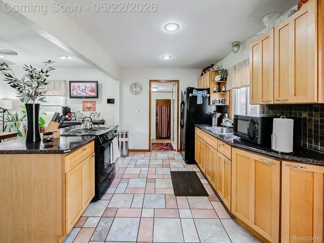 2751 Marlington Road, Waterford Charter Township, MI 48329
